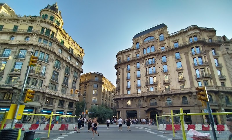 Explore Gothic Quarter