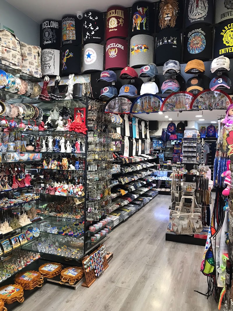 Last-Minute souvenir shopping